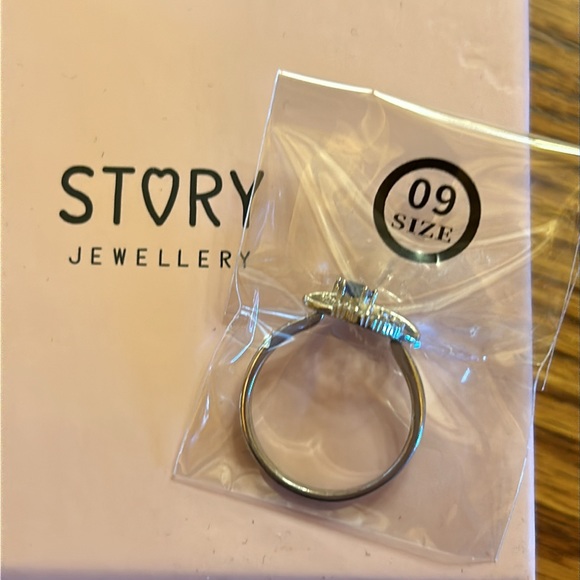NWT Special Star Planet & Stars Ring by Story Jewellery Size 9 - Picture 5 of 13